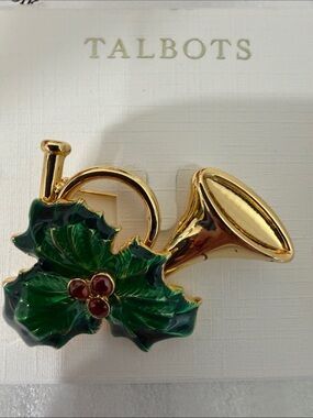 Talbots Gold-Tone Holiday Horn Brooch with Green Enamel Holly/Red Berries NWT